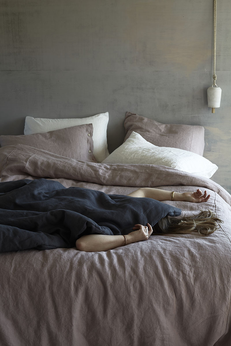 rough_linen_bedding_dusk_104 Anne Sage