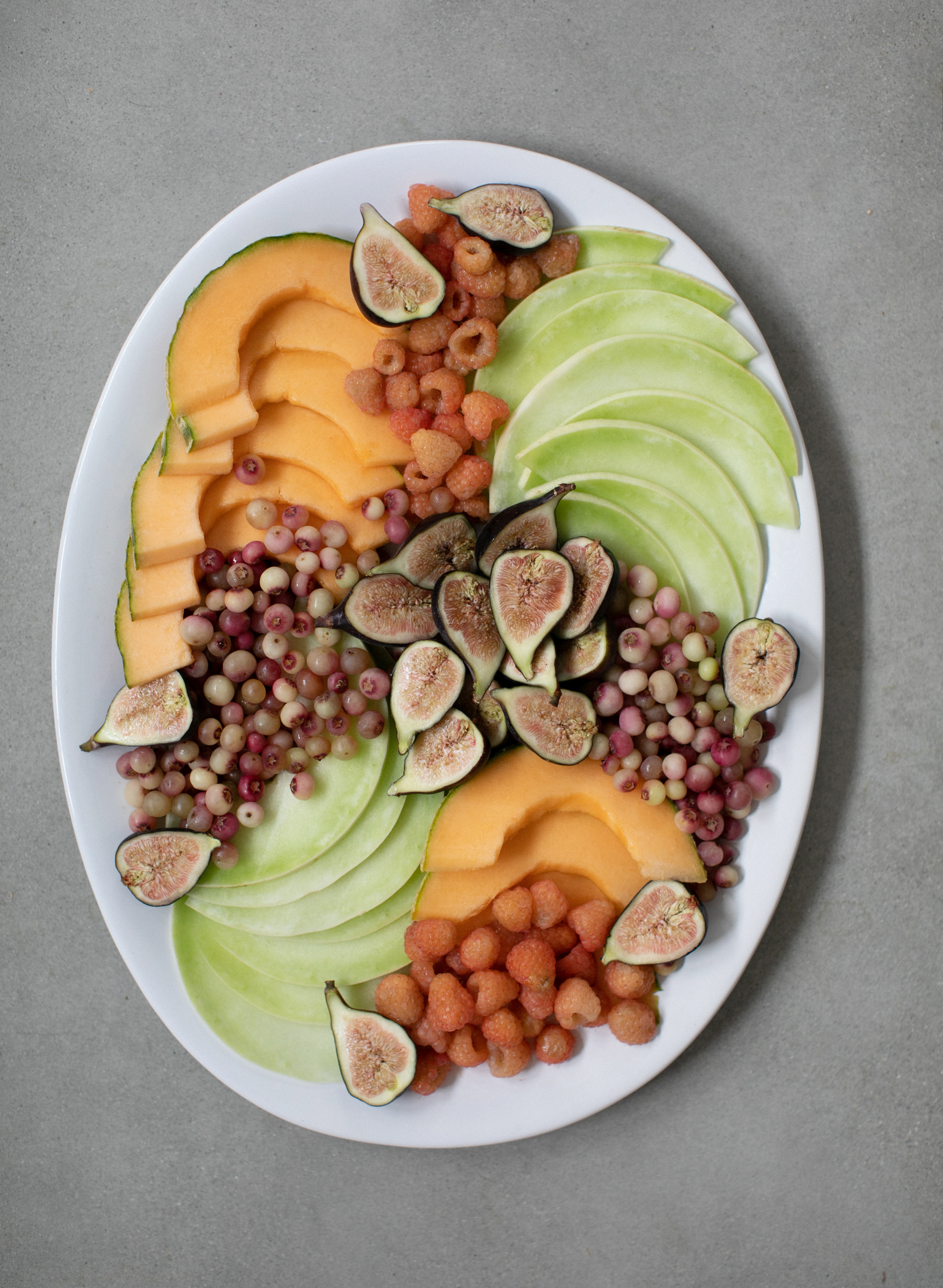 how to make a beautiful fruit platter for a party