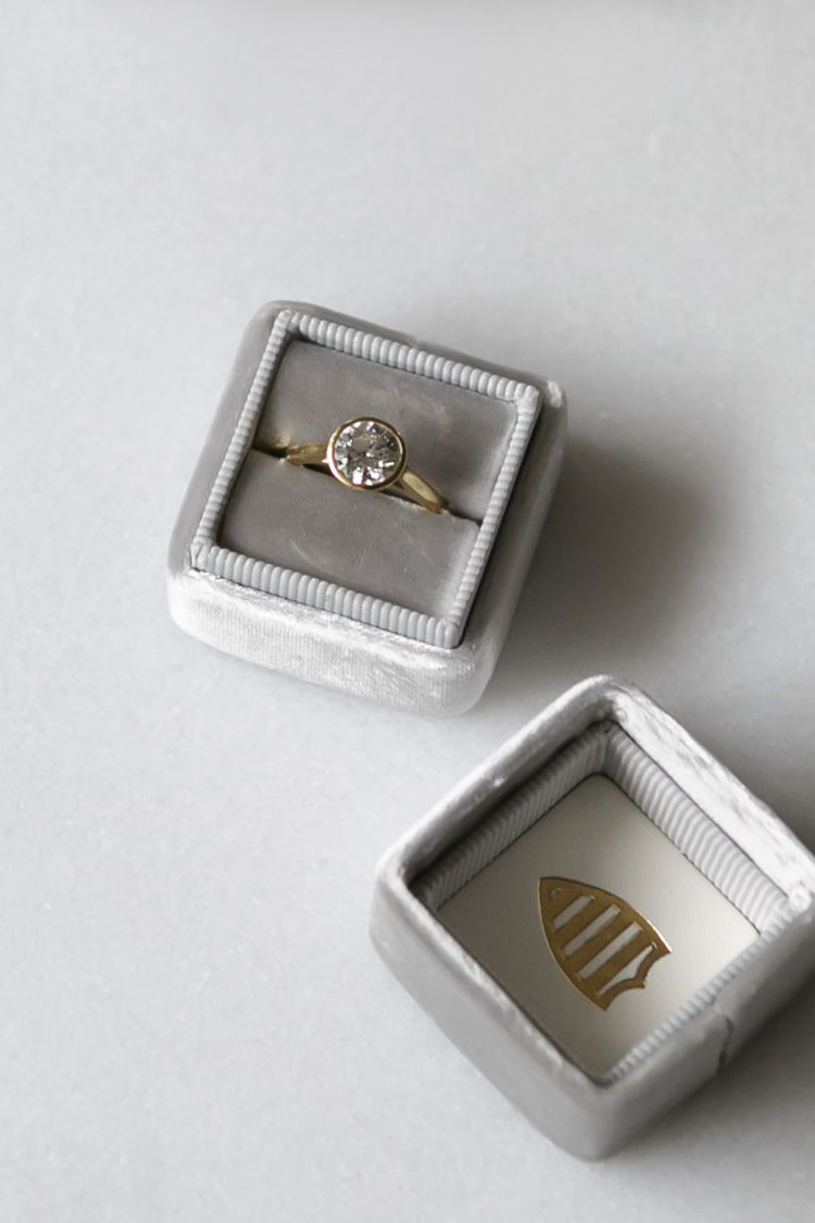 modern diamond solitaire engagement ring via @citysage