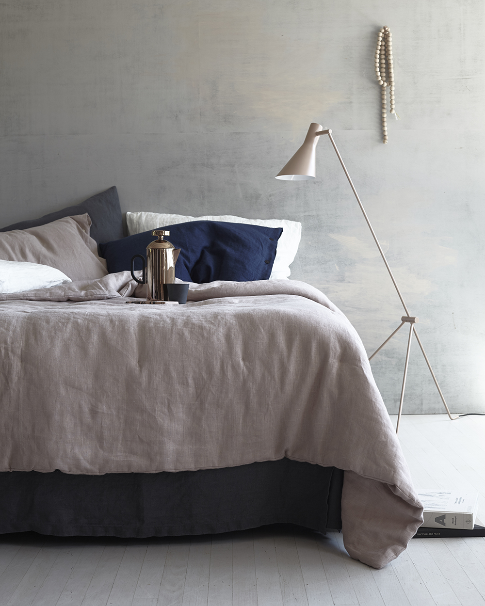 enter to win a luxe linen bedding set valued at $800! // anne sage