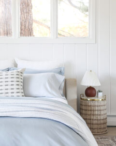 Neutral summer bedding